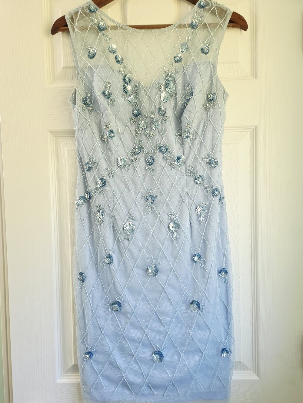 Papell Studio Ice Blue Beaded Sequin Sheath Dress 4 Hoco Prom Homecoming Formal